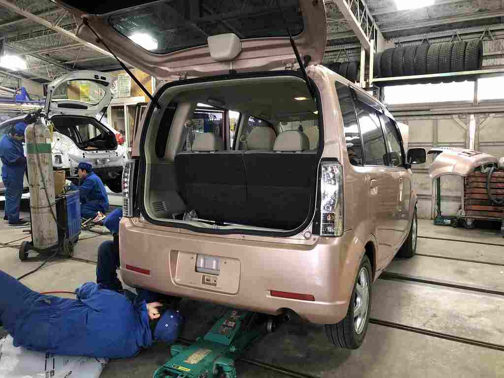 三菱ekワゴン 札幌サビ修理 札幌市の板金塗装 キズへこみ事故車の修理